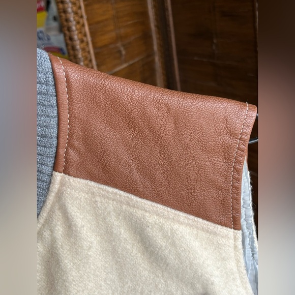 True Measure Men’s Medium Wool and Leather Letterman  Vest Athletic - Picture 6 of 6